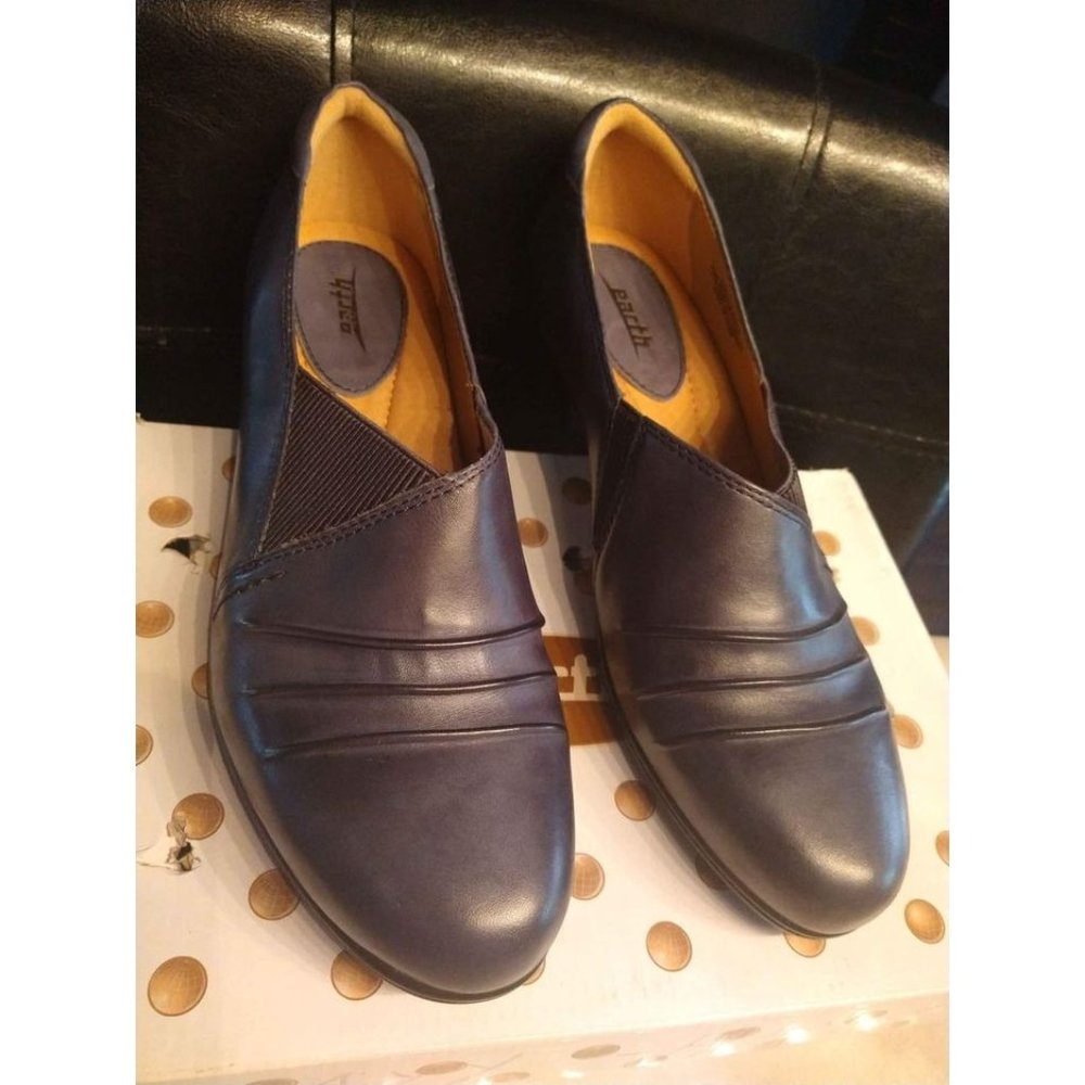 NEW! Earth Day Tripper Leather Shooties with Goring. SIZE 11W Never Worn. Navy